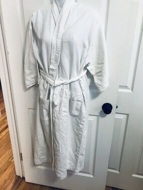 RITZ CARLTON Aruba WHITE SPA ROBE -100% Cotton Made in Turkey-embroidered name